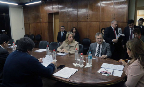 El presidente de la Corte Suprema de Justicia, Eugenio Jiménez Rolón, se reunió con miembros de la Comisión de Presupuesto de la Cámara de Diputados.