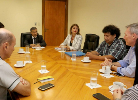 El ministro Ramíez Candia con la comitiva de Cooperación Internacional.