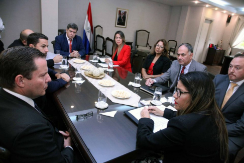 Ministro Martínez Simón participó de reunión sobre Medios Telemáticos