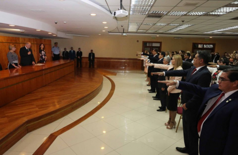 Ministros toman juramento a magistrados y agentes fiscales