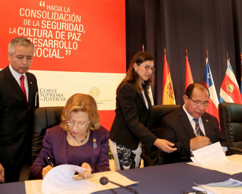 En la mañana de este viernes se llevó a cabo la firma de Convenio Marco de Cooperación entre el Poder Judicial de Paraguay y el Poder Judicial de Perú.