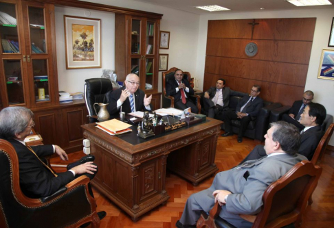 En la fecha se dio la visita protocolar al gabinete del doctor Miguel Óscar Bajac.