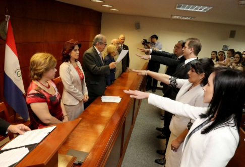 El protocolo se llevó a cabo en la sala de conferencias de la sede judicial de Asunción. 