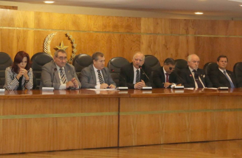 Ministros de la CSJ fueron participes de laaudiencia pública con los candidatos a la defensoría general. 