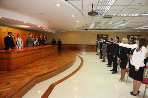 El presidente de la Corte Suprema de Justicia, Dr. Eugenio Jiménez Rolón, tomó juramento de rigor a nuevos magistrados.