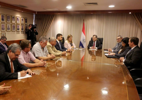 Ministros de la Corte Suprema de Justicia recibieron a representantes de la Asociación Rural del Paraguay y la Unión de Gremios de la Producción.