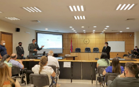 En la Sala de Juicios Orales N° 3 del Palacio de Justicia de Villarrica, Circunscripción Judicial de Guairá, se llevó a cabo el taller de capacitación sobre Trámite Judicial Electrónico. 