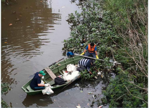 Realizaron limpieza del cauce del arroyo Jaén ubicado en el Parque de la Solidaridad