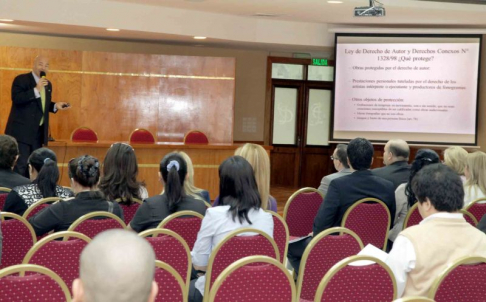 El seminario estuvo a cargo del doctor Federico Villalba Díaz, Fiscal ante el Poder Judicial de la Ciudad Autónoma de Buenos Aires y profesor titular de la maestría de derechos intelectuales de la Universidad Austral.