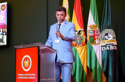 El ministro de la CSJ, doctor Víctor Ríos Ojeda, habló sobre “Control de Convencionalidad en Paraguay. Actualidad y Prospectiva”.