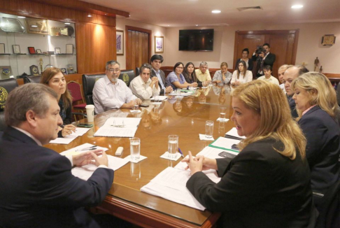 El presidente de la máxima instancia judicial, doctor Eugenio Jiménez Rolón, mantuvo en la Sala del Pleno un encuentro con integrantes de la Sociedad Civil de diversas localidades del país.