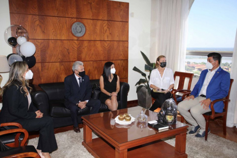 El Ministro Ríos se reunión con representantas de la AMJP