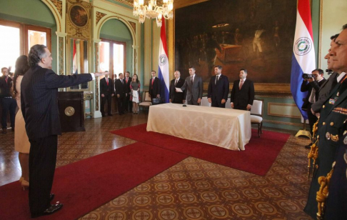 Presidente Benítez Riera participó de acto de juramento de embajadores.
