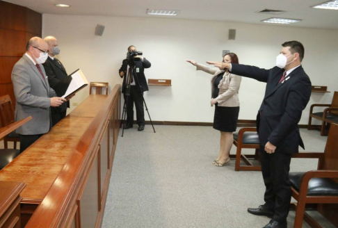 Juraron dos fiscales ante las autoridades judiciales, el acto fue en la Sala de Conferencias de Asunción.