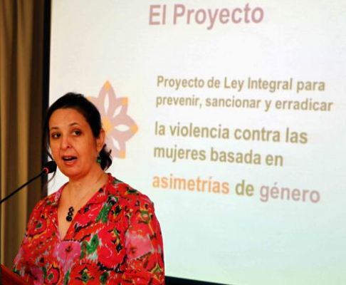 El Acto de Socialización del Proyecto de Ley Integral contra la Violencia hacia las Mujeres se realizó ayer en el Salón Auditorio y contó con la presencia de la titular de la Secretaría de Género, María Mercedes Buongermini.