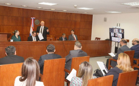 Encuentro entre autoridades judiciales y gremios de abogados para mejorar el servicio de justicia.