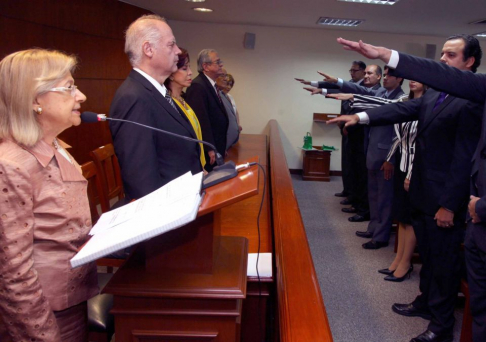 Nuevos magistrados juraron ante los ministros de la Corte Suprema de Justicia.