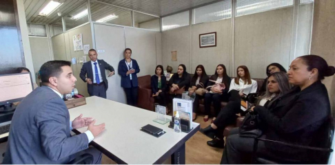 Universitarios recorrieron varias oficinas a fin de conocer el funcionamiento del sistema judicial y las instalaciones de las principales dependencias de la institución.