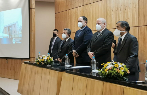 Los ministros de la Corte Suprema y superintendentes de la Circunscripción Judicial de Guairá, Luis María Benítez Riera y Manuel Ramírez Candia tomaron juramento de rigor a 42 nuevos abogados.