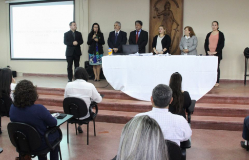 Las palabras de bienvenida estuvieron a cargo de la vicepresidenta primera de la Circunscripción Judicial de Alto Paraná, abogada Bertha Ávalos