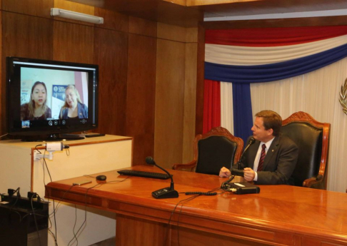 Comunicación del ministro Alberto Martínez Simón con magistradas de Alto Paraguay.