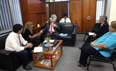 La reunión se realizó en la sede judicial de Asunción.