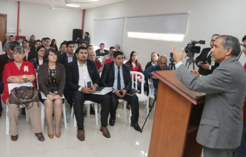 El ministro de la CSJ doctor Manuel Ramírez Candia dictó el taller sobre Límites Constitucionales, en la ciudad de J.E. Estigarribia, Caaguazú.