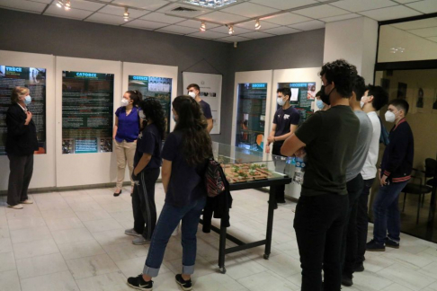 Estudiantes del Colegio del Sol observaron exhibición dentro del Museo de la Justicia