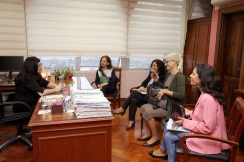 Expertas visitan a la ministra Llanes, en el marco del Programa Equipo Europa de mejora de la prevención y atención de la violencia de género en Paraguay.