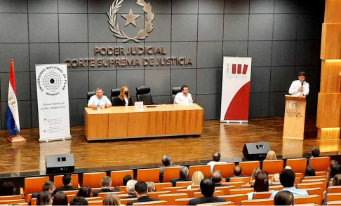 El pasado viernes se realizó la presentación del libro “Democracia y Garantismo”, del ministro de la Corte Suprema de Justicia, Prof. Dr. Víctor Ríos Ojeda.