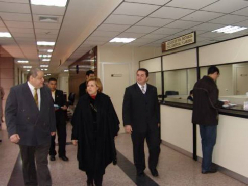 La Presidenta de la Corte realizó un control por los pasillos del Palacio de Caazapá