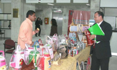 Internos exponen sus productos artesanales en el Palacio de Justicia de Asunción