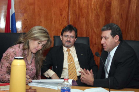 Los jueces Bibiana Benítez, Germán Torres y Blas Cabriza, miembros del Tribunal de Sentencia que entendió en la causa Ycuá Bolaños.