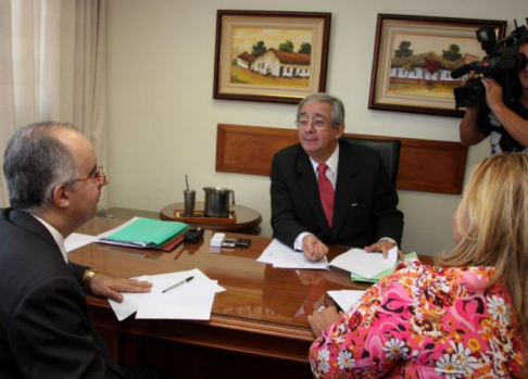Presidente de la Corte, Raúl Torres Kirmser y el Asesor de la Cancillería doctor Carlos Fleitas