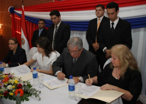 Por la Corte Suprema de Justicia firmó el presidente, José Raúl Torres Kirmser 