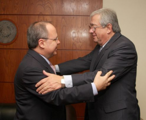 El embajador brasileño, Eduardo dos Santos visitó al presidente de la Corte 
