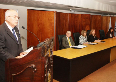 El ministro de la Corte Suprema de Justicia, doctor Miguel Oscar Bajac durante su discurso en la apertura del seminario