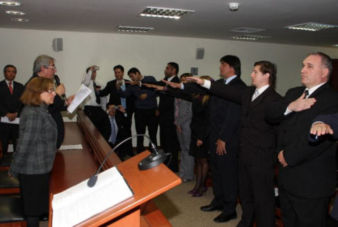 El juramento estuvo presidido por el presidente de la Corte, José Raúl Torres Kirmser y los ministros Alicia Pucheta de Correa y Miguel Oscar Bajac  