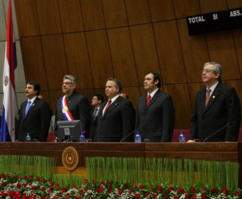 El presidente de la Corte, Raúl Torres Kirmser participó del acto de rendición de cuentas del Poder Ejecutivo en el Congreso nacional