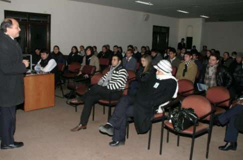 El ministro Bajac instruyó a los abogados sobre la organización de la Corte Suprema de Justicia.
