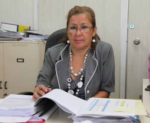 Directora de Contraloría Interna, la licenciada Carmen Godoy de Lezcano.