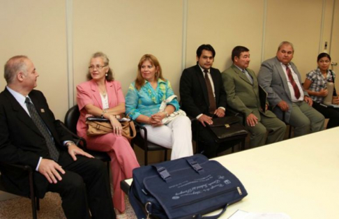 El titular de la máxima instancia judicial, doctor Luis María Benítez Riera durante la reunión con los magistrados