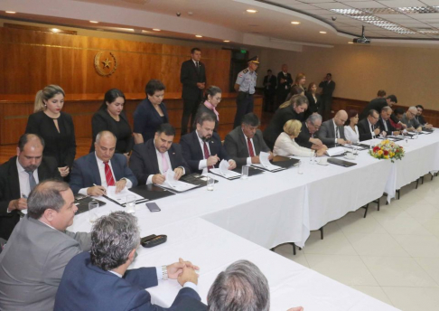 La firma de convenio  se realizó en el salón auditorio del Palacio de Justicia de Asunción