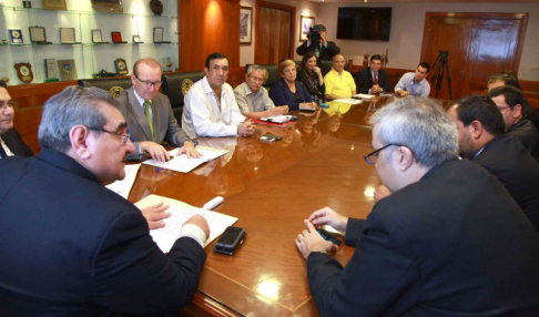 La reunión se llevó a cabo en el Palacio de Justicia de Asunción.