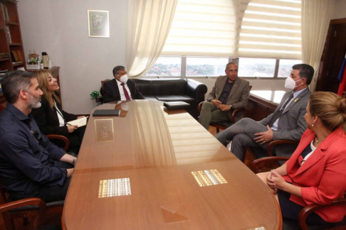 Representantes de la Universidad de la Cuenca del Plata de Corrientes, se reunieron con los ministros Ramìrez Candia y Rìos.