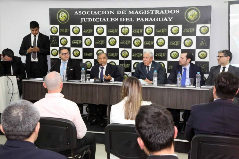 Ministro Ramírez Candia presentó la VI Edición de la Revista Jurídica de la AMJP.