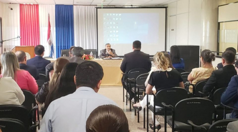 El ministro superintendente de la Circunscripción Judicial de Caazapá, doctor Manuel Ramírez Candia, disertó en Diplomado Multifuero en Ciencias Jurídicas.