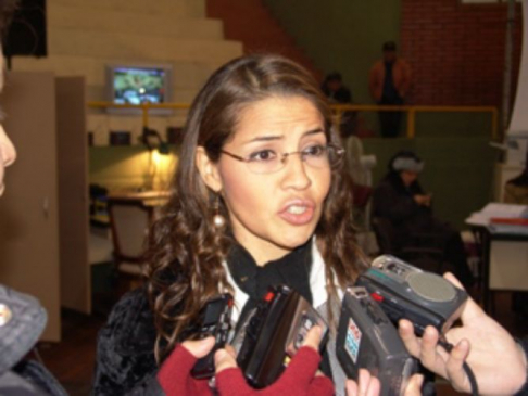 La abogada Cecilia Pérez solicitó el desistimiento de un experto en telefonía celular.