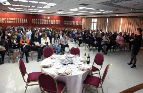 La conferencia internacional denominada "El invitado perfecto" se llevó a cabo en el salón auditorio del Palacio de Justicia de Asunción.