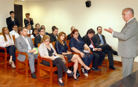 El evento para magistrados y directores de departamentos se hizo en el Palacio de Justicia de Asunción.
